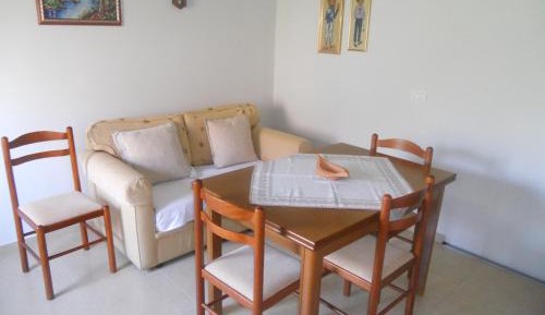 Apartment with Garden View