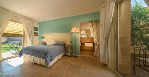Deluxe Double Room with Shower