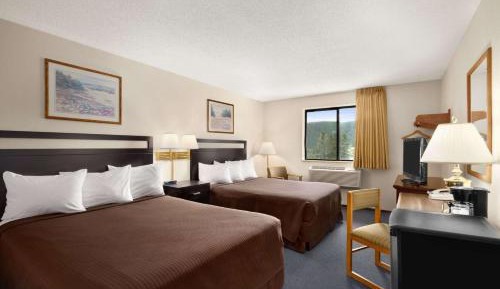 Queen Room with Two Queen Beds - Non-Smoking