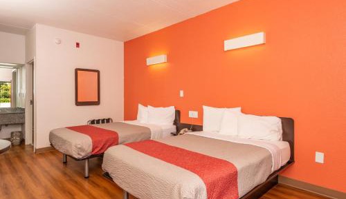 Deluxe Quadruple Room - Non-Smoking