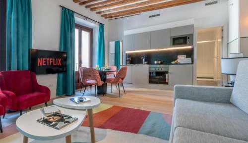 Deluxe 1 Bedroom Apartment
