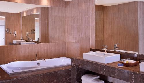 Executive Suite, Queen Bed, Sea View