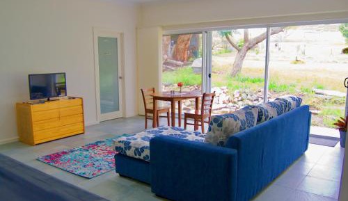 Bungalow with Garden View