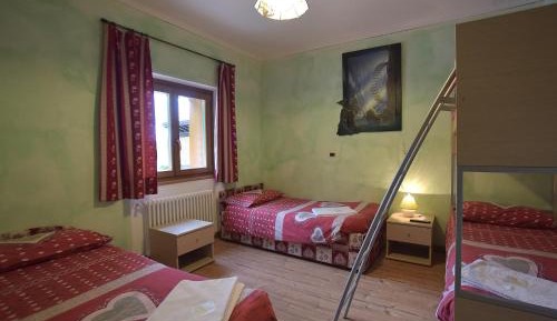 Family Room (6 Adults)
