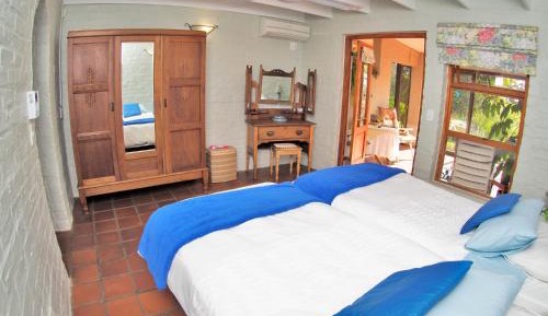 Standard Twin Room with Garden View