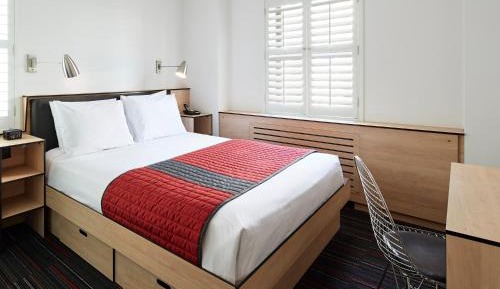Standard Queen Room