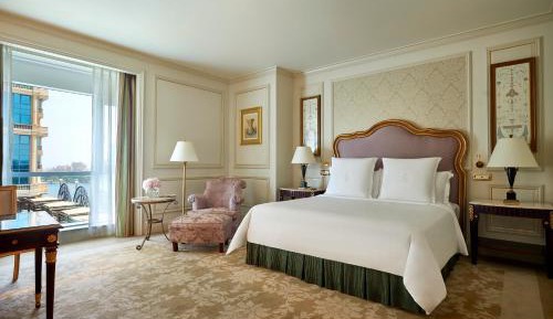 Deluxe Room - King Bed