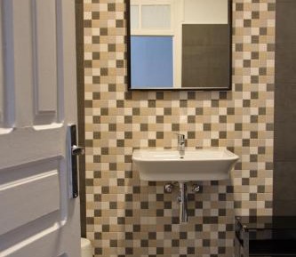 Standard Twin Room with Shared Bathroom