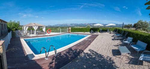Apartment with Pool View 