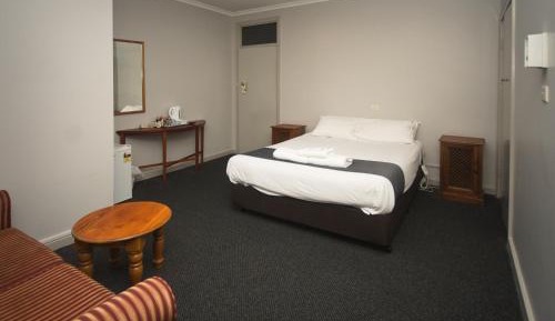 Standard Queen Room with Ensuite