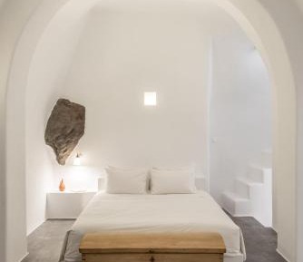 Elegant Suite with Plunge Pool and Caldera View