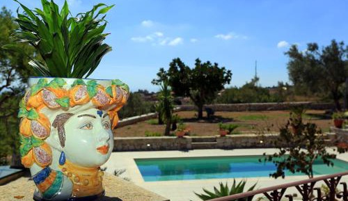 Apartment with Pool View 