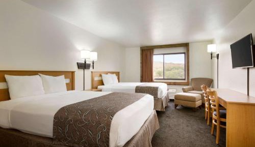 Queen Room with Two Queen Beds - Non-Smoking