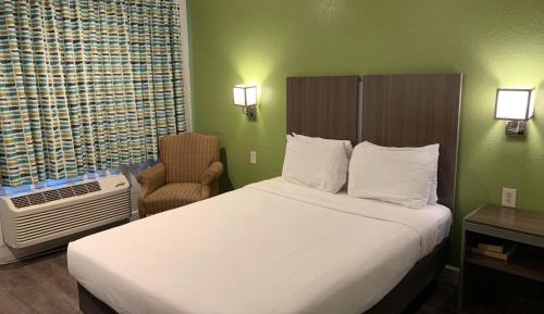 Queen Room - Disability Access