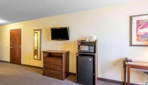 Standard King Room - Non-Smoking 