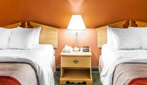 Queen Room with Two Queen Beds - Non-Smoking