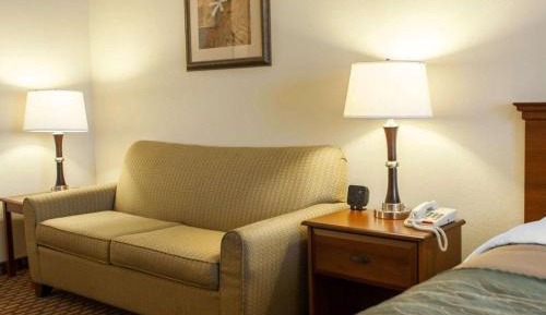 King Suite - Non-Smoking