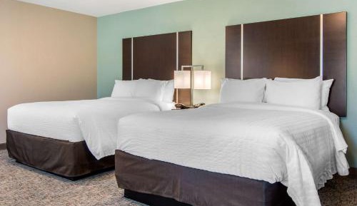 Queen Suite with Two Queen Beds and Sofa Bed - Non-Smoking