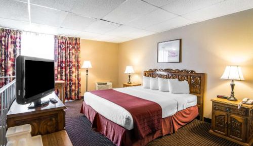 Standard King Room - Non-Smoking 