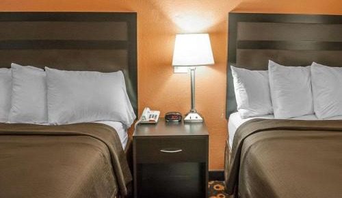 Standard Queen Room with 2 Queen Beds - Non-Smoking