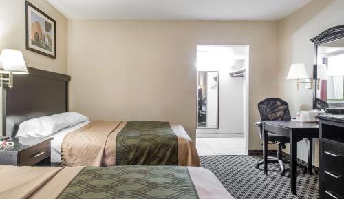 Queen Room with Two Queen Beds - Non-Smoking