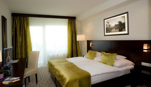 Standard Twin Room with Balcony