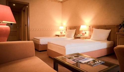 Single Room with Golf View