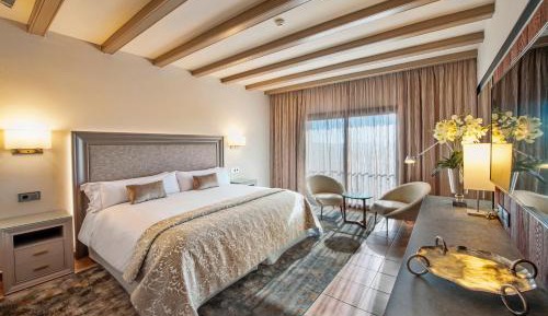 Suite with Spa Access