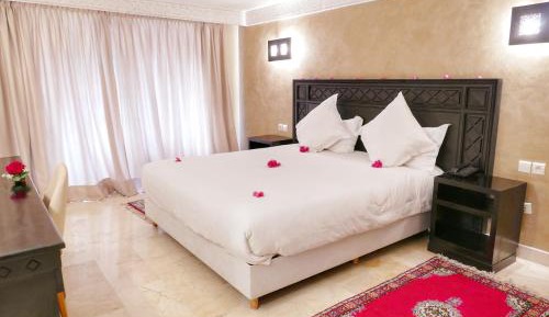 Family Room (2 Adults + 2 Children)