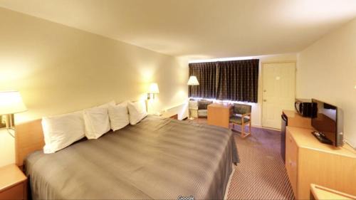 Queen Room - Non-Smoking