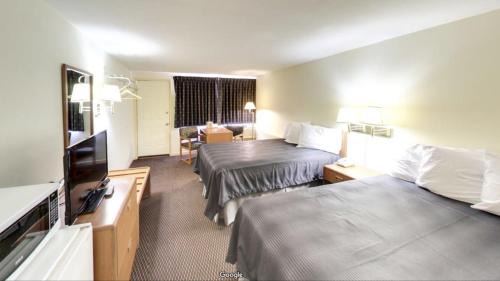 Double Room with Two Double Beds - Non-Smoking