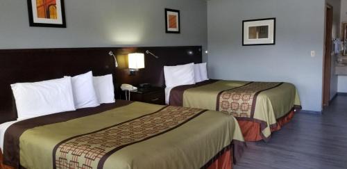 Deluxe Queen Room with Two Queen Beds