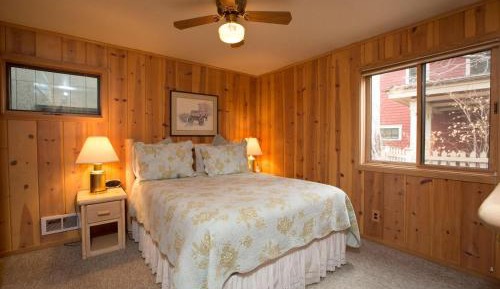 One-Bedroom Holiday Home