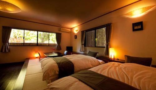 Twin Room with Tatami Area and Shared Bathroom - Main Building