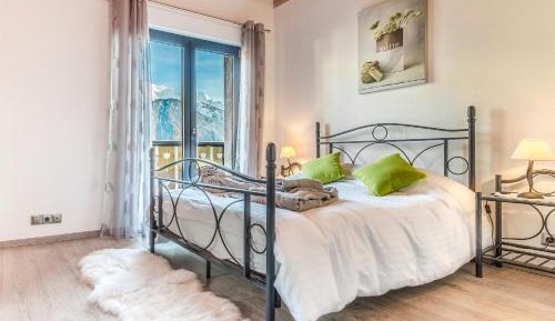 Suite with Mountain View