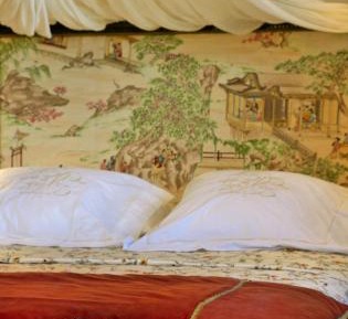 Double or Twin Room with Mountain View