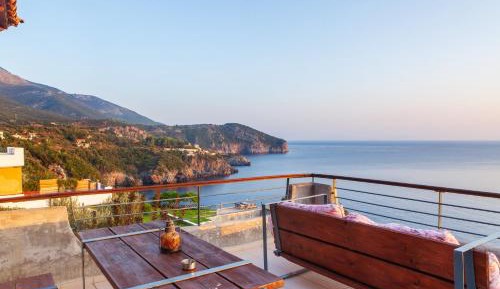 Double Room with Balcony and Sea View
