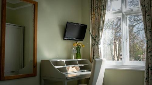 Single Room with Private External Bathroom
