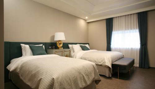 Deluxe Family Twin Room