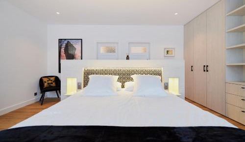 Deluxe King Suite