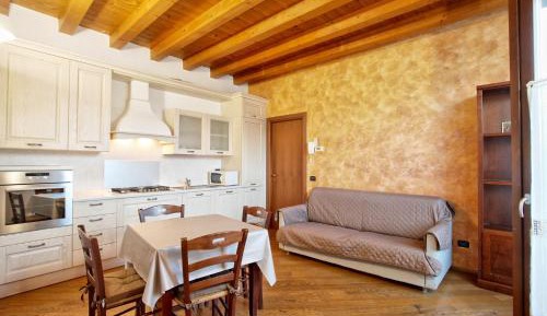 Two-Bedroom Apartment - Via Parè 23