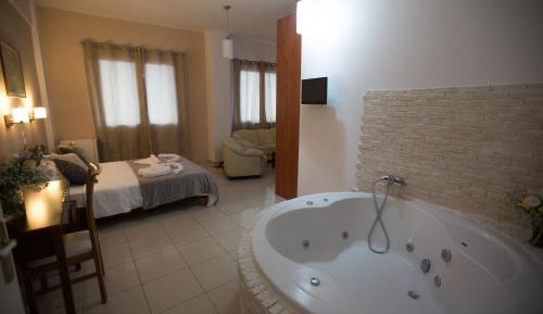 Suite with Hot Tub