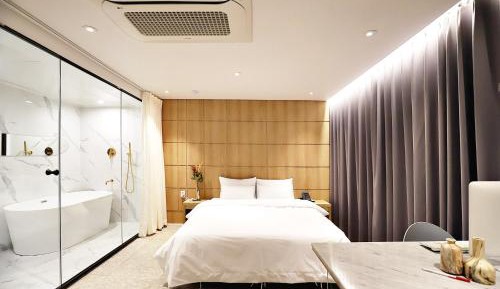 Large Double Room