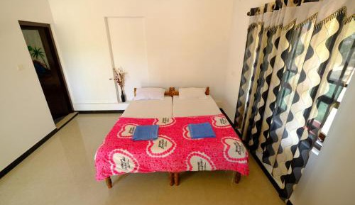 Deluxe Double Room (2 Adults + 1 Child)