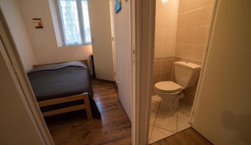  One-Bedroom Apartment ( 2- 4 Adults)
