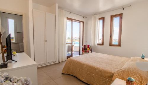 Double Room with Balcony and Sea View