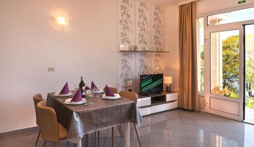 One-Bedroom Apartment with Terrace and Sea View