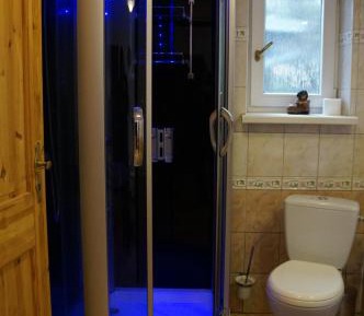 Apartment with Shower