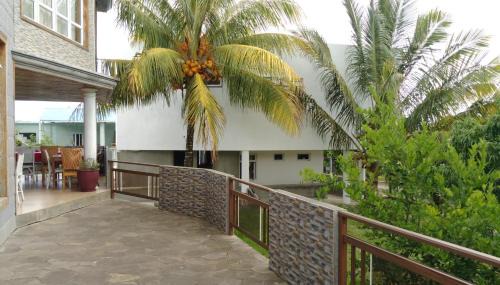 Deluxe Room (2 Adults + 1 Child)