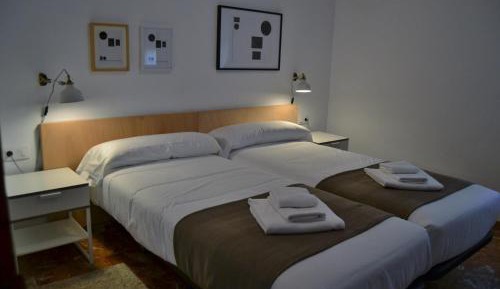 Twin Room with Private Bathroom